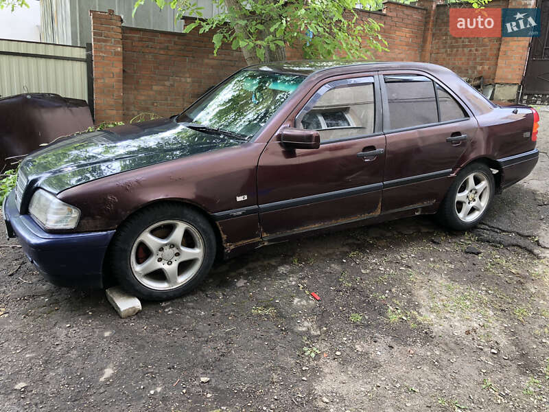 Седан Mercedes-Benz C-Class 1996 в Львове