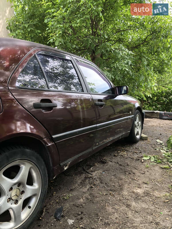 Седан Mercedes-Benz C-Class 1996 в Львове