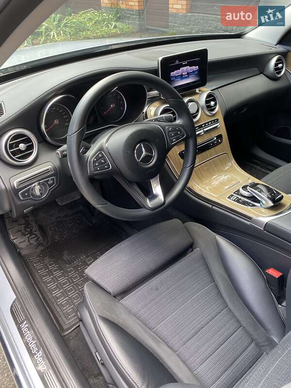 Седан Mercedes-Benz C-Class 2017 в Киеве