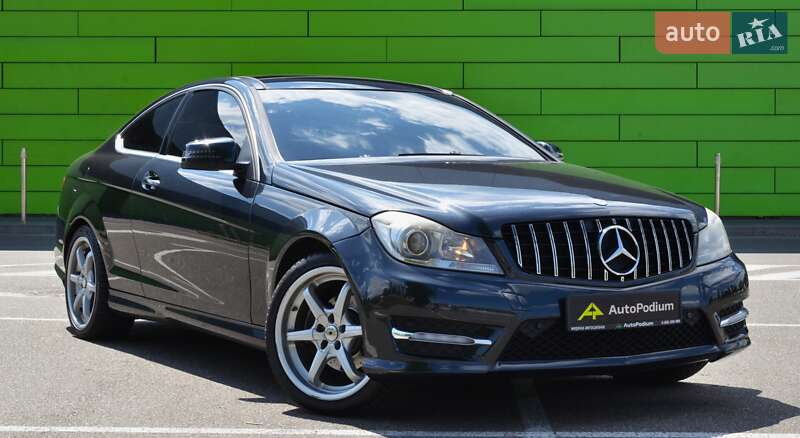 Купе Mercedes-Benz C-Class 2011 в 