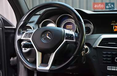 Купе Mercedes-Benz C-Class 2011 в 