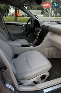Седан Mercedes-Benz C-Class 2005 в 