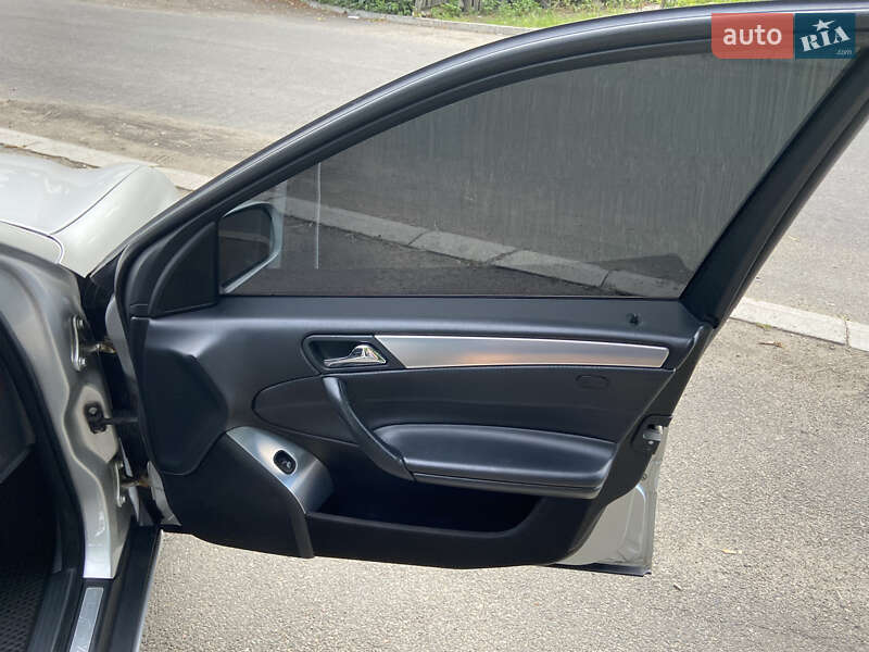 Універсал Mercedes-Benz C-Class 2004 в Гайвороні