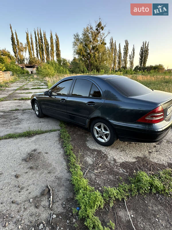 Седан Mercedes-Benz C-Class 2003 в Білій Церкві