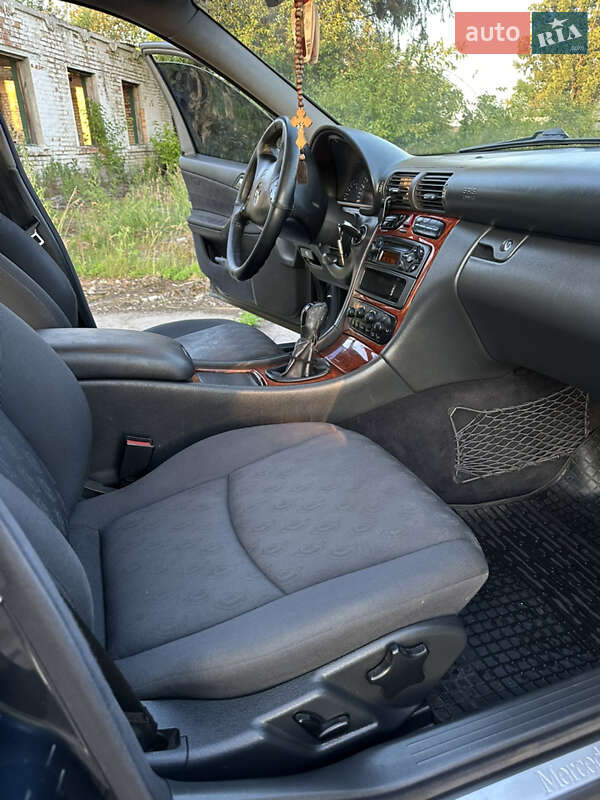 Седан Mercedes-Benz C-Class 2003 в Білій Церкві