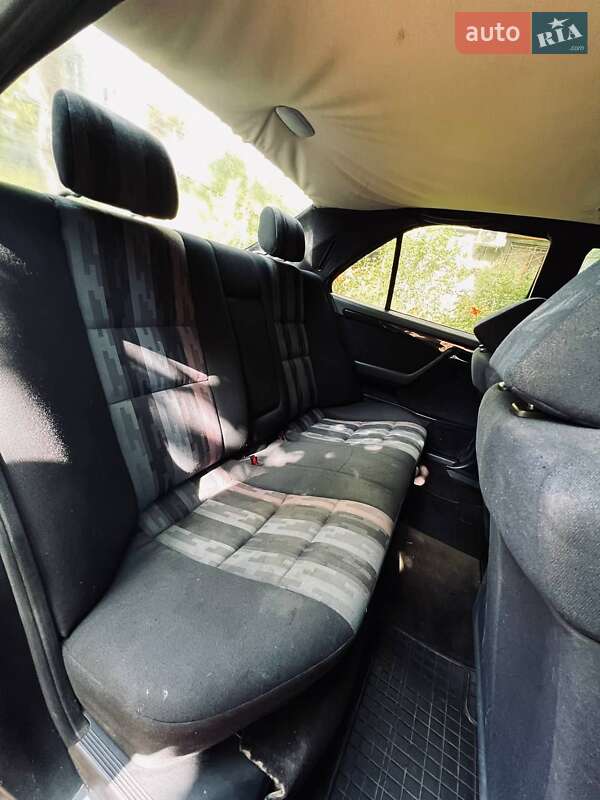 Седан Mercedes-Benz C-Class 1995 в Одессе