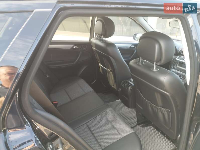 Универсал Mercedes-Benz C-Class 2006 в Радехове