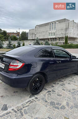 Купе Mercedes-Benz C-Class 2004 в 
