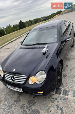 Купе Mercedes-Benz C-Class 2004 в 