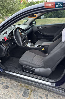 Купе Mercedes-Benz C-Class 2004 в 