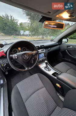 Купе Mercedes-Benz C-Class 2004 в 