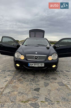 Купе Mercedes-Benz C-Class 2004 в 