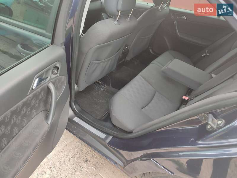 Седан Mercedes-Benz C-Class 2000 в Харкові