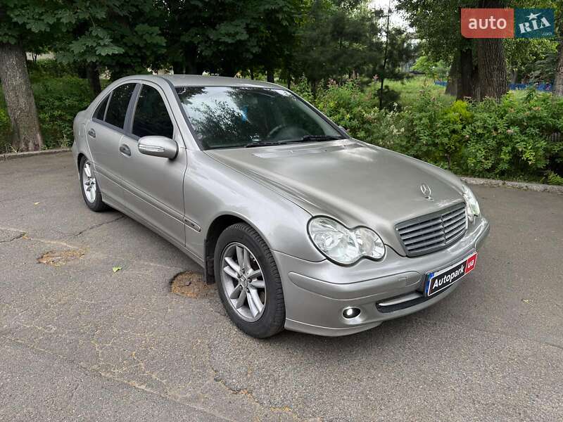 Седан Mercedes-Benz C-Class 2005 в Киеве фото 3 Седан Mercedes-Benz C-Class 2005 в Киеве