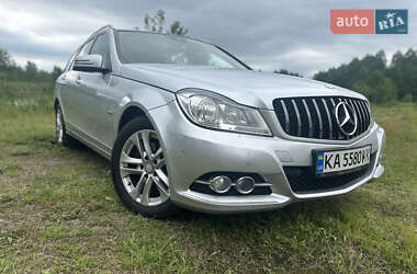 Універсал Mercedes-Benz C-Class 2011 в Києві