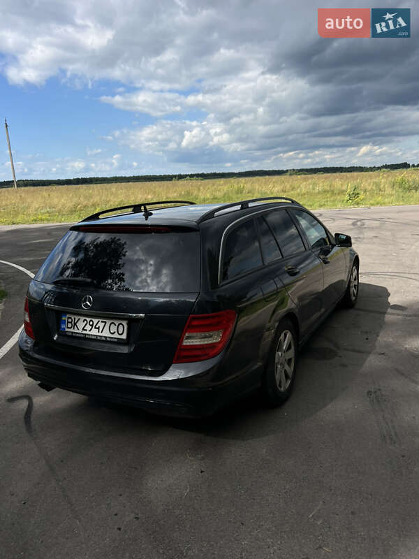 Универсал Mercedes-Benz C-Class 2011 в Березному