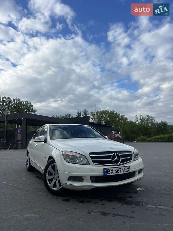 Седан Mercedes-Benz C-Class 2010 в Надворной