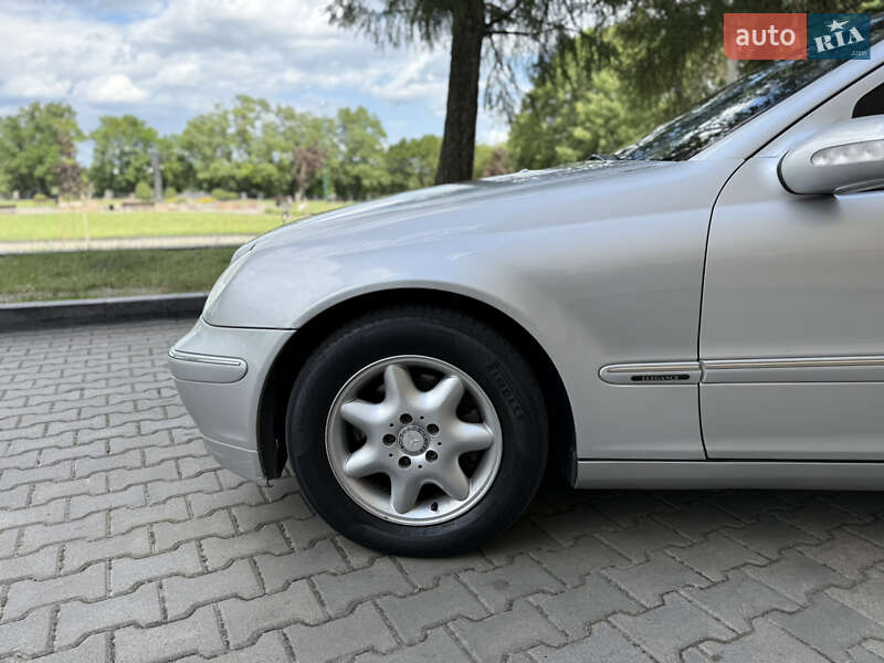 Седан Mercedes-Benz C-Class 2001 в Звягеле