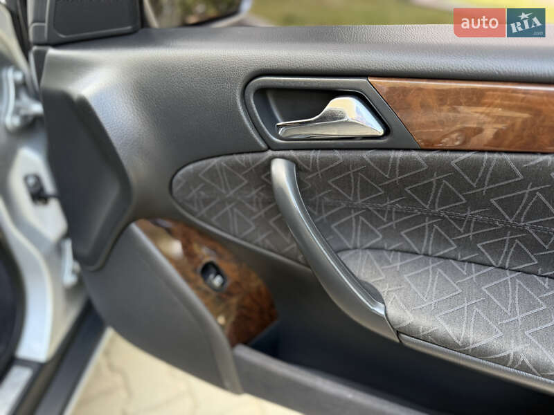 Седан Mercedes-Benz C-Class 2001 в Звягеле