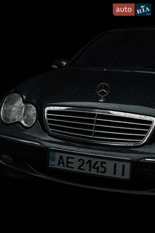 Седан Mercedes-Benz C-Class 2000 в 