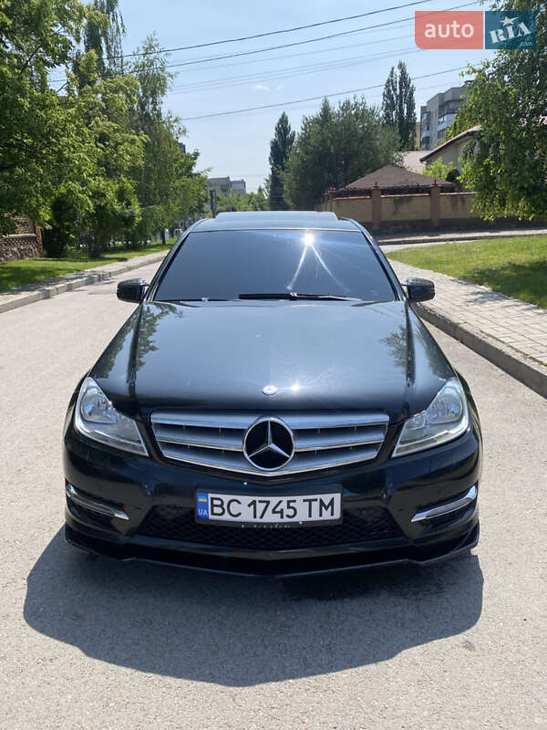 Седан Mercedes-Benz C-Class 2011 в Луцке