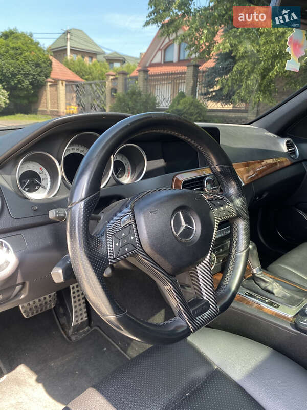 Седан Mercedes-Benz C-Class 2011 в Луцке