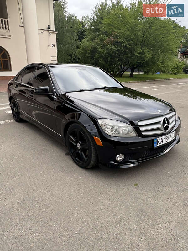 Седан Mercedes-Benz C-Class 2010 в Киеве