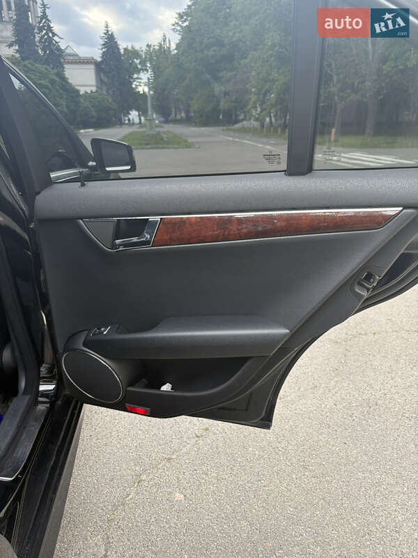 Седан Mercedes-Benz C-Class 2010 в Киеве