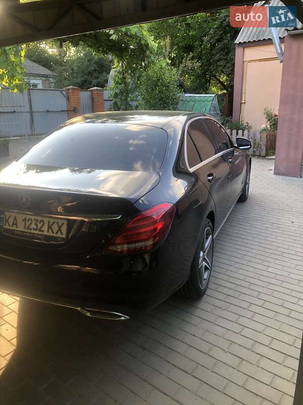 Седан Mercedes-Benz C-Class 2017 в Киеве