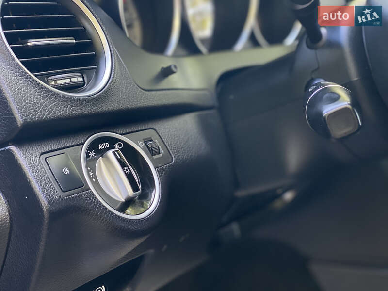 Седан Mercedes-Benz C-Class 2011 в Бурштыне