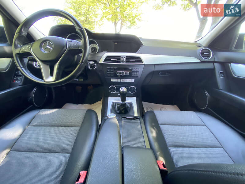 Седан Mercedes-Benz C-Class 2011 в Бурштыне