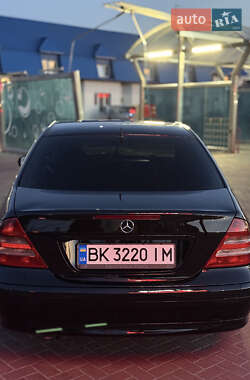 Седан Mercedes-Benz C-Class 2006 в 