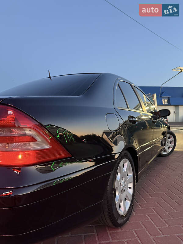 Седан Mercedes-Benz C-Class 2006 в Ровно