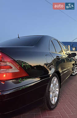 Седан Mercedes-Benz C-Class 2006 в 