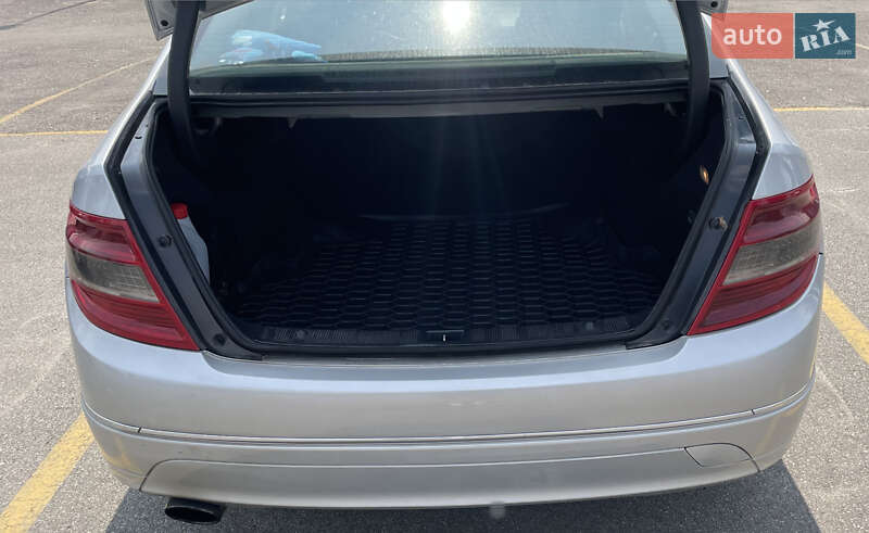 Седан Mercedes-Benz C-Class 2007 в Києві