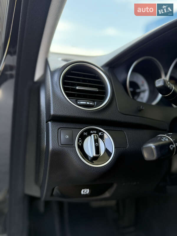 Седан Mercedes-Benz C-Class 2012 в Мостиській