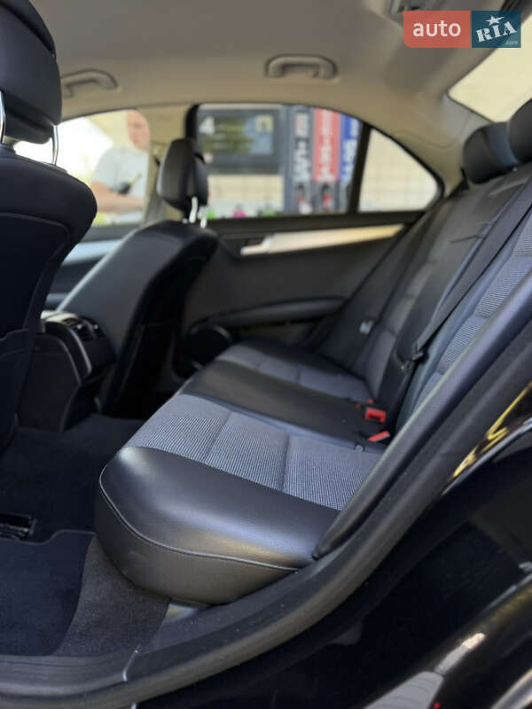 Седан Mercedes-Benz C-Class 2012 в Мостиській