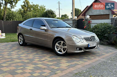 Купе Mercedes-Benz C-Class 2005 в Дубні