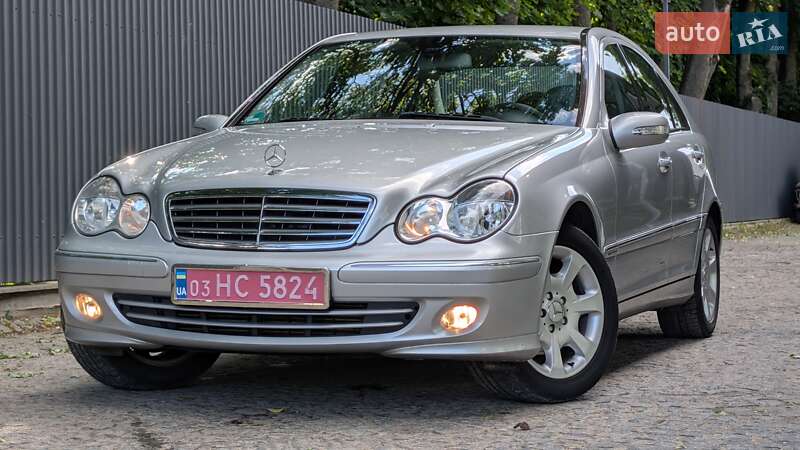 Седан Mercedes-Benz C-Class 2004 в 