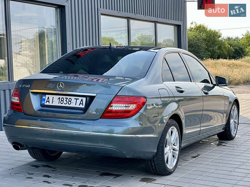 Седан Mercedes-Benz C-Class 2011 в Черкассах