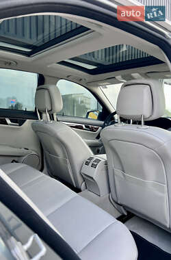Седан Mercedes-Benz C-Class 2011 в 
