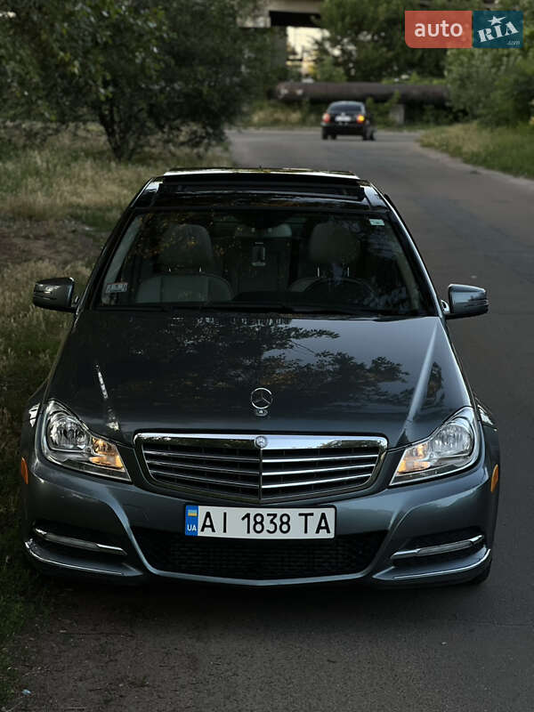 Седан Mercedes-Benz C-Class 2011 в Черкассах