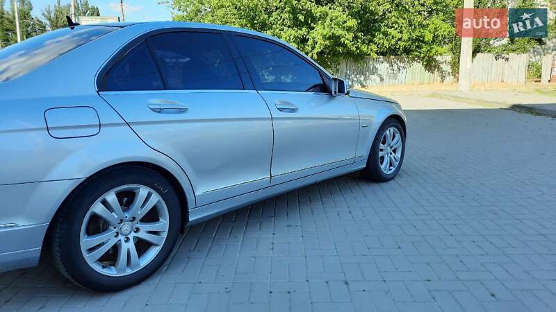 Седан Mercedes-Benz C-Class 2009 в Черкасах