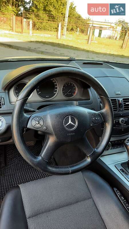 Седан Mercedes-Benz C-Class 2009 в Черкасах