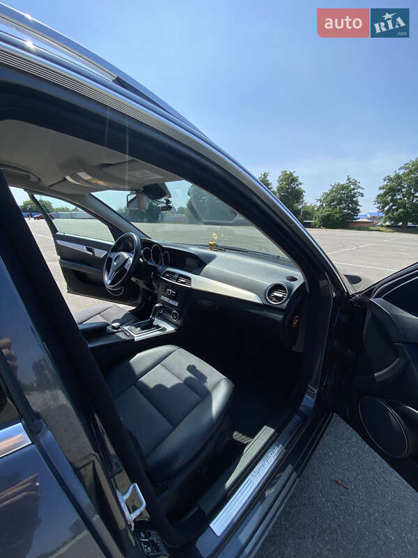 Універсал Mercedes-Benz C-Class 2013 в Києві фото 13 Універсал Mercedes-Benz C-Class 2013 в Києві