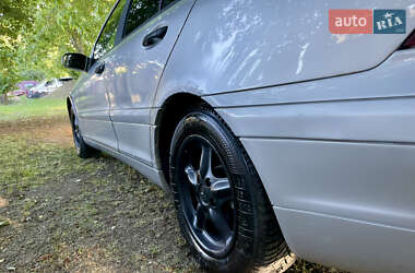 Седан Mercedes-Benz C-Class 2002 в 