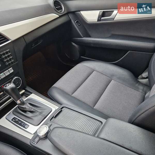 Универсал Mercedes-Benz C-Class 2012 в Тернополе