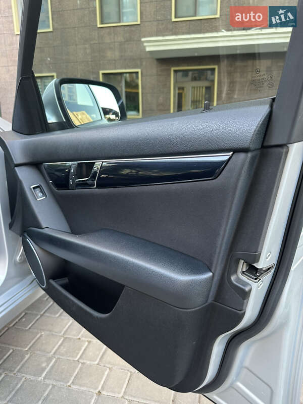 Седан Mercedes-Benz C-Class 2007 в Одессе