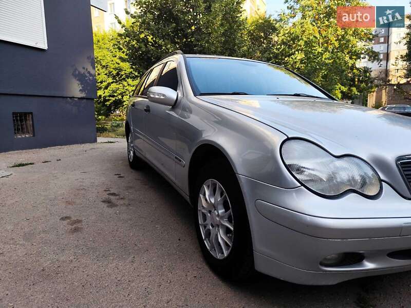 Універсал Mercedes-Benz C-Class 2003 в Кропивницькому