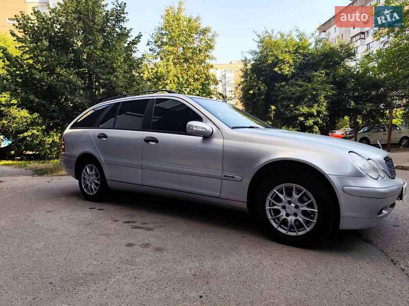 Універсал Mercedes-Benz C-Class 2003 в Кропивницькому